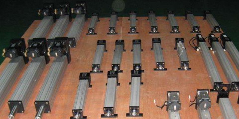 電動缸.jpg 電動缸.jpg